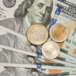The Bank of the Republic begins the strategy of buying dollars and the peso falls by 2%