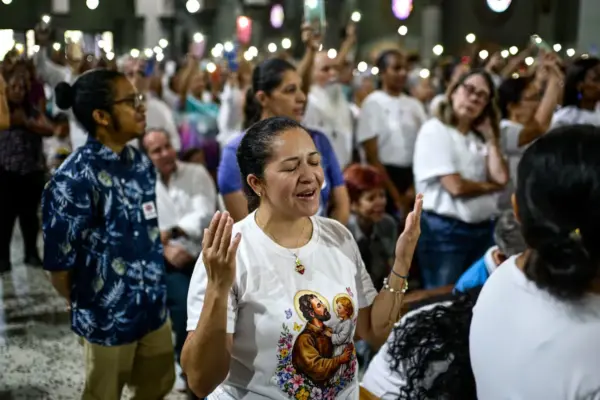 Earthquake survivors in Venezuela take refuge in faith