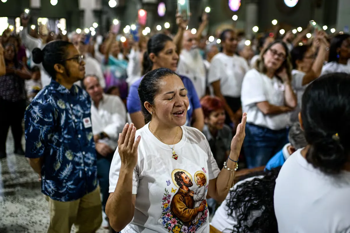 Earthquake survivors in Venezuela take refuge in faith