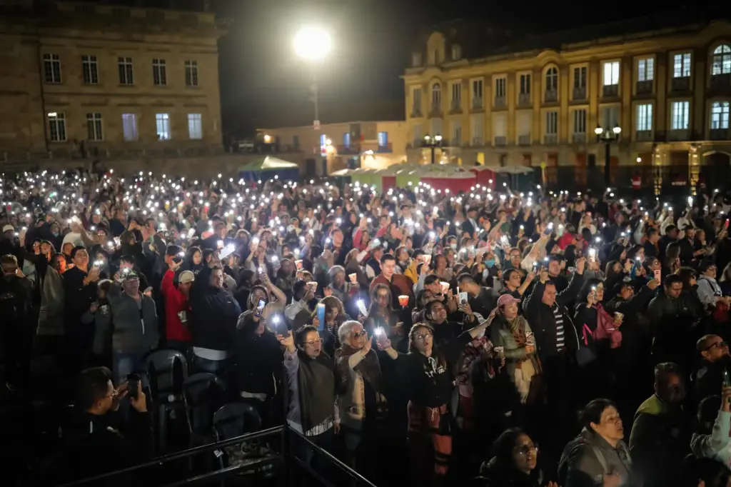 De la Espriella preside un evento religioso por las víctimas del terremoto: “El presidente entregó la nación a Cristo”