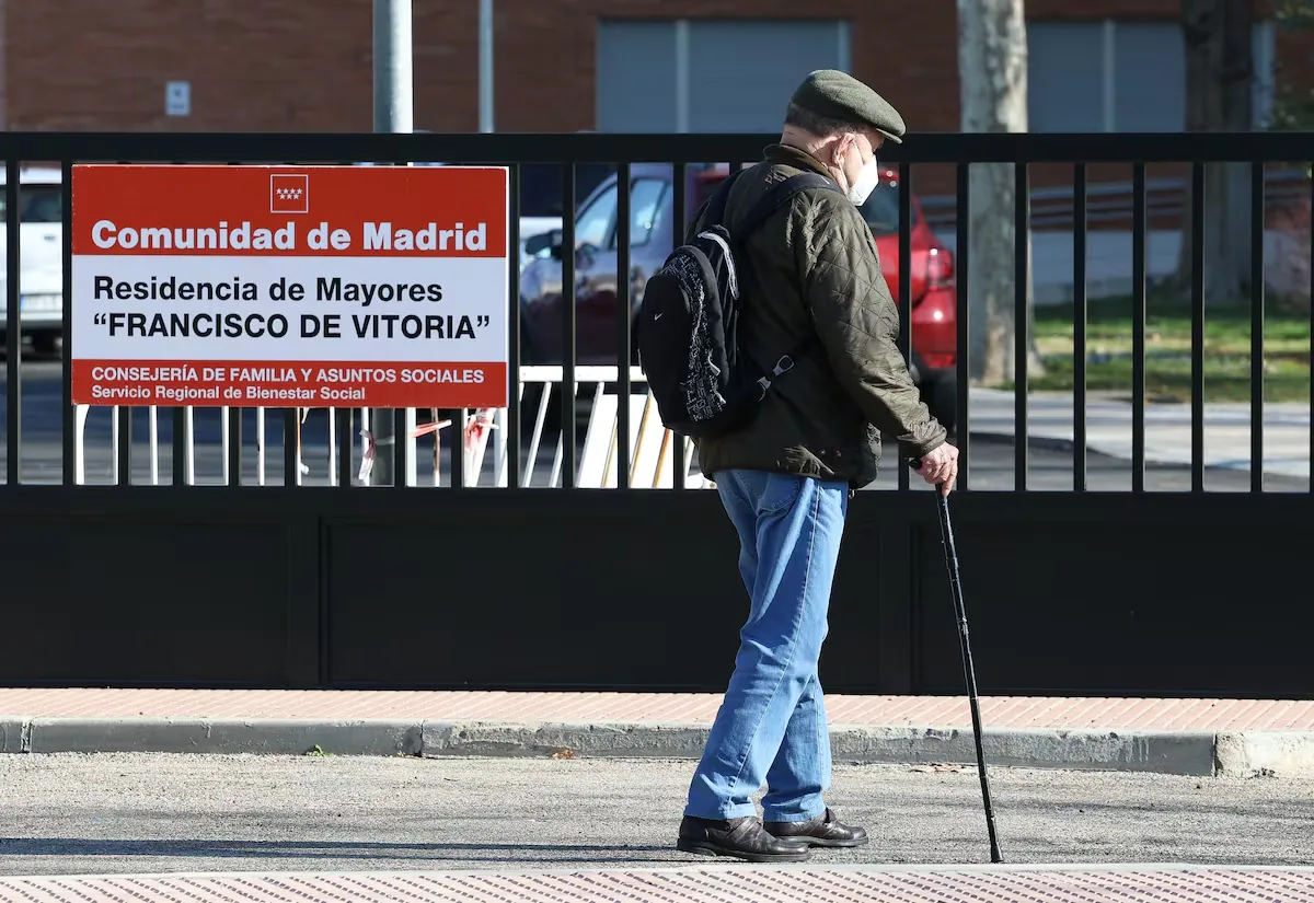 The help that never arrives: 3,047 elderly people are waiting for a residence in the Community of Madrid and 16,780 for home care