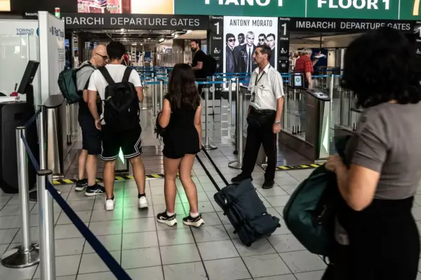 Latest news on immigrant entry to Ceuta, live | Spain implements border controls on travelers from Italy starting today