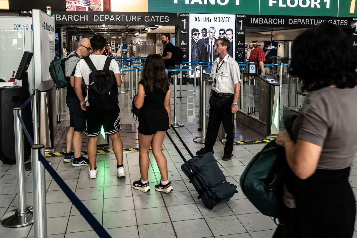 Latest news on immigrant entry to Ceuta, live | Spain implements border controls on travelers from Italy starting today
