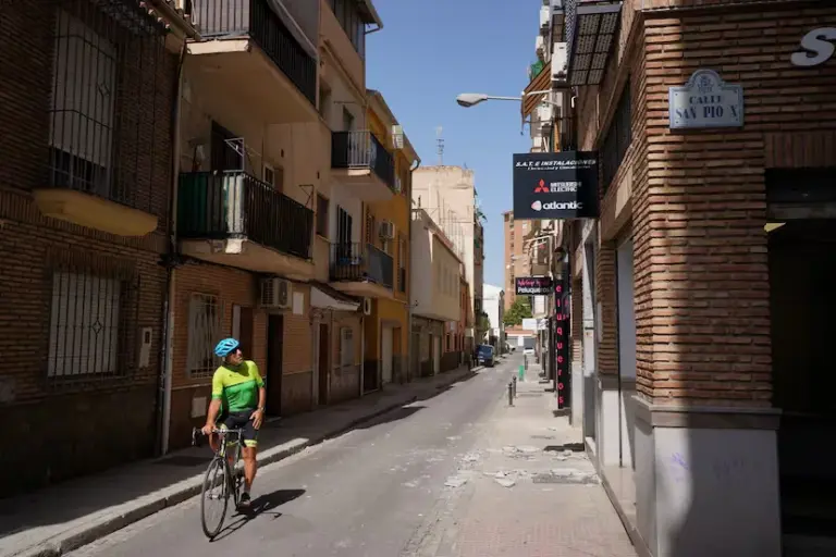 A new 4.8 magnitude earthquake shakes Granada and leaves three people with minor injuries