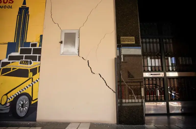 A new 4.8 magnitude earthquake shakes Granada and leaves three people with minor injuries