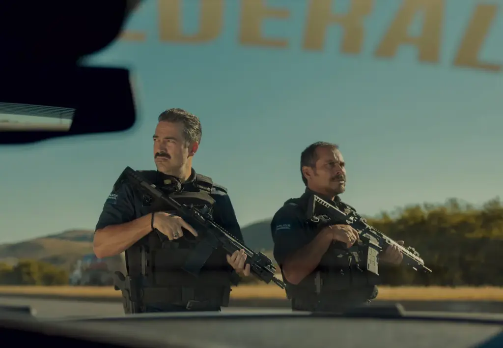 Alfonso Herrera, star of ‘La captura’: “People are getting inspired. There are already piñatas of the police officer who captured El Chapo Guzmán”