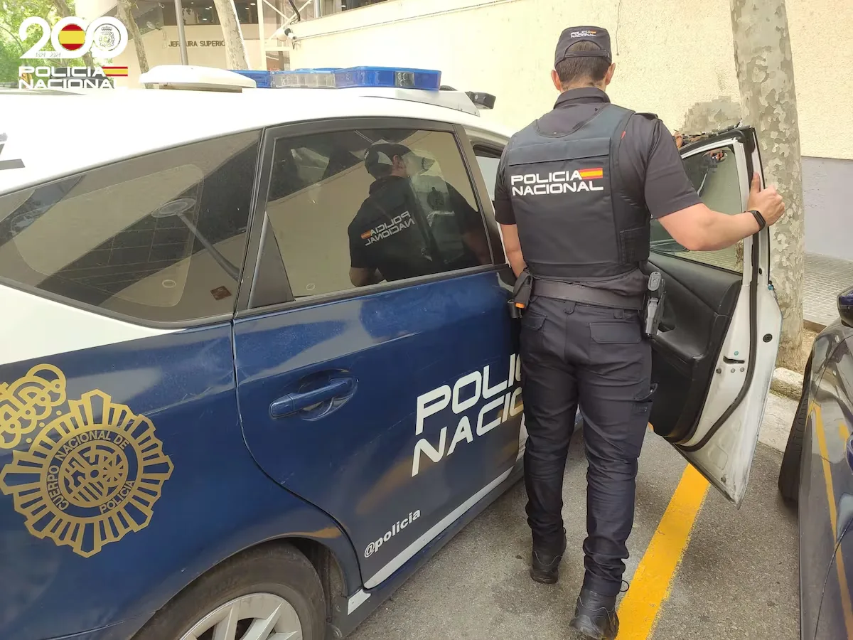 A young man, seriously injured by an attack with a bottle by a minor in Puente de Vallecas