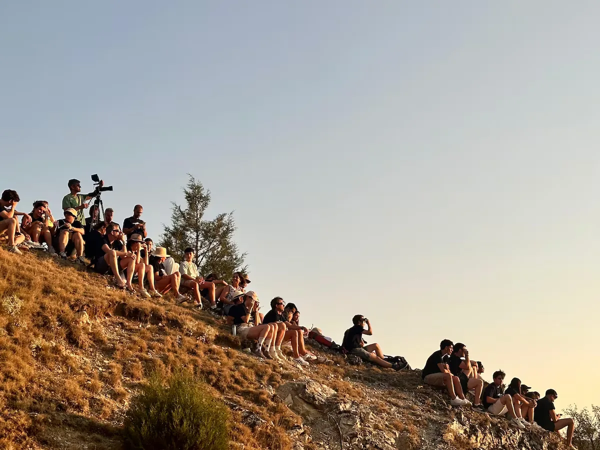 An eclipse, zero fires: the device for the astronomical event ended without significant fires