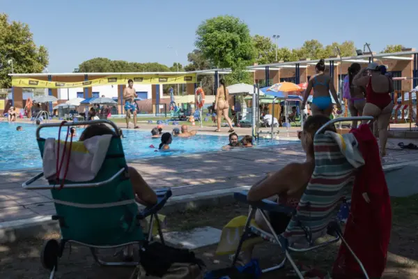Sevilla only has five public recreational swimming pools, one for every 140,000 inhabitants