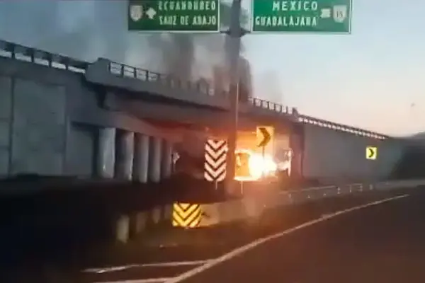 The fire of crime ignites again in Michoacán with more than twenty road blockades