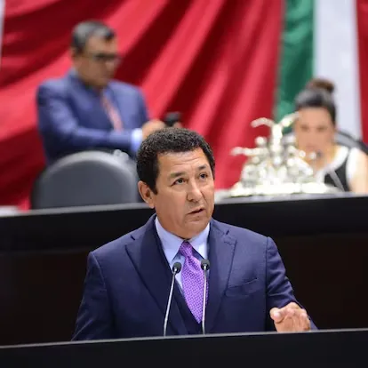 The list of Mexican politicians who have made their US visa revocation public