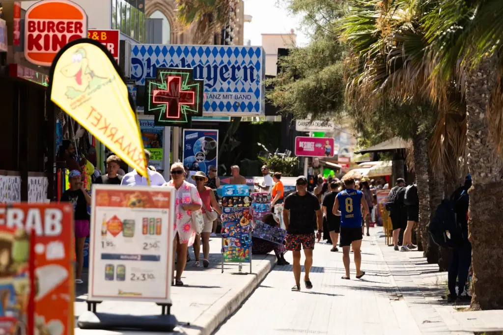 Price hikes and extreme heat: why the numbers of French and Germans vacationing in Spain are falling