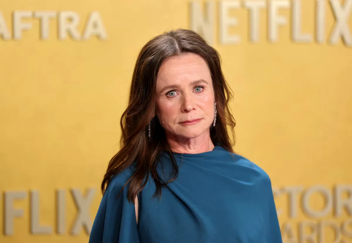 La actriz Emily Watson revela que creció en “una especie de secta religiosa muy estricta”