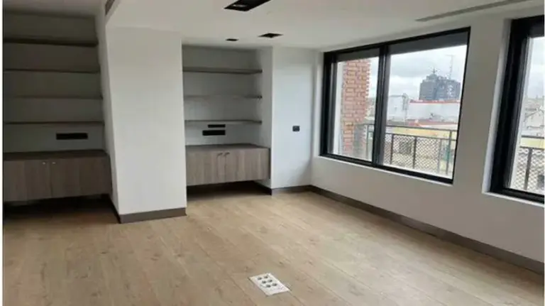 The commission from the Ayuso Government to the luxury real estate agency that sold the penthouse: “Between 250 and 400 meters and a large terrace”