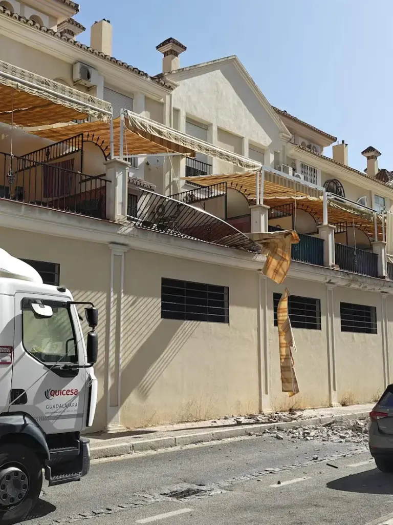 A new 4.8 magnitude earthquake shakes Granada and leaves three people with minor injuries