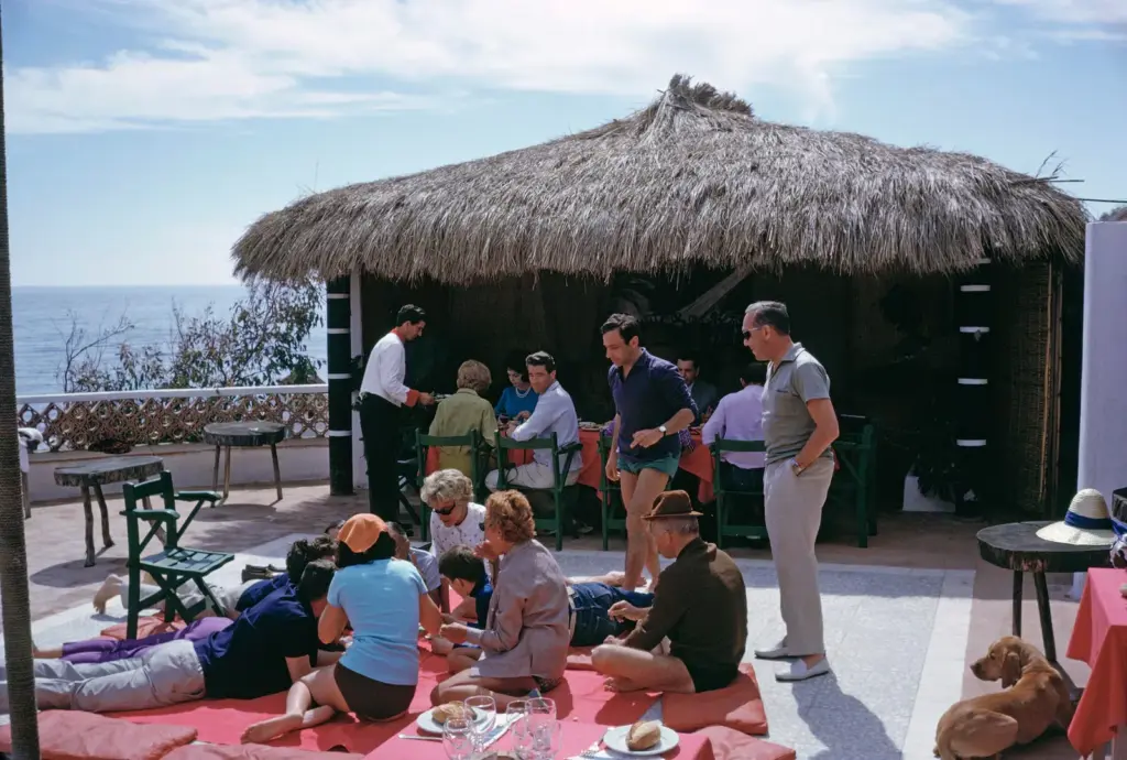 The beach bar, praise and vindication of a popular institution