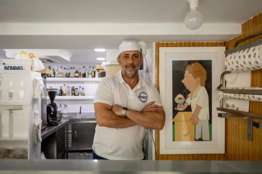 This is how the Topolino is made, the ice cream that stirs passions in Cádiz since the 1950s