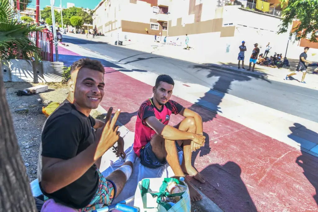 The long wait to enter a migrant center in Ceuta: “More come every day”