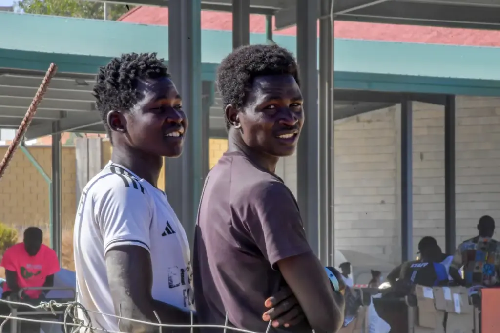 Resist in Ceuta until obtaining asylum