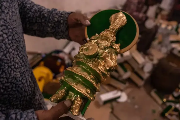 Iván Vargas: the artisan who creates the sound of the biggest party in La Paz