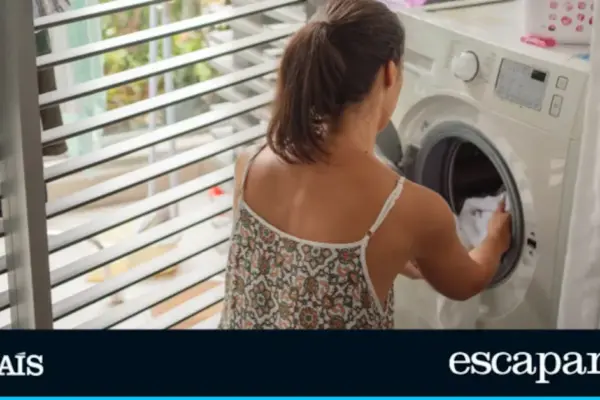 Do you have the washing machine on the terrace? This outdoor cover protects it from rain and dust