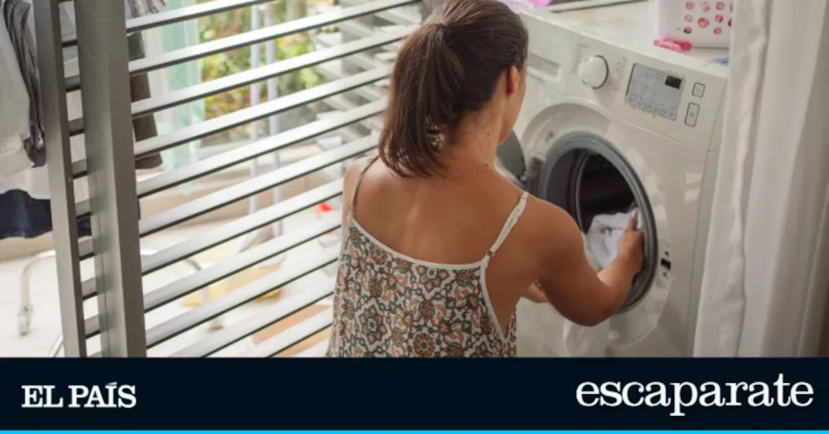 Do you have the washing machine on the terrace? This outdoor cover protects it from rain and dust