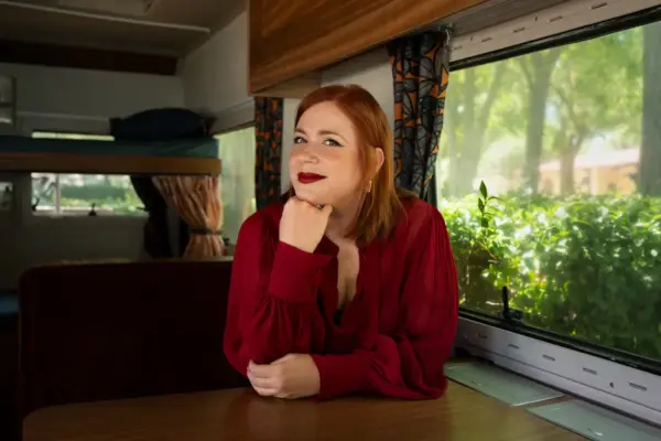Elísabet Benavent: “I write entertainment and I am proud of it”