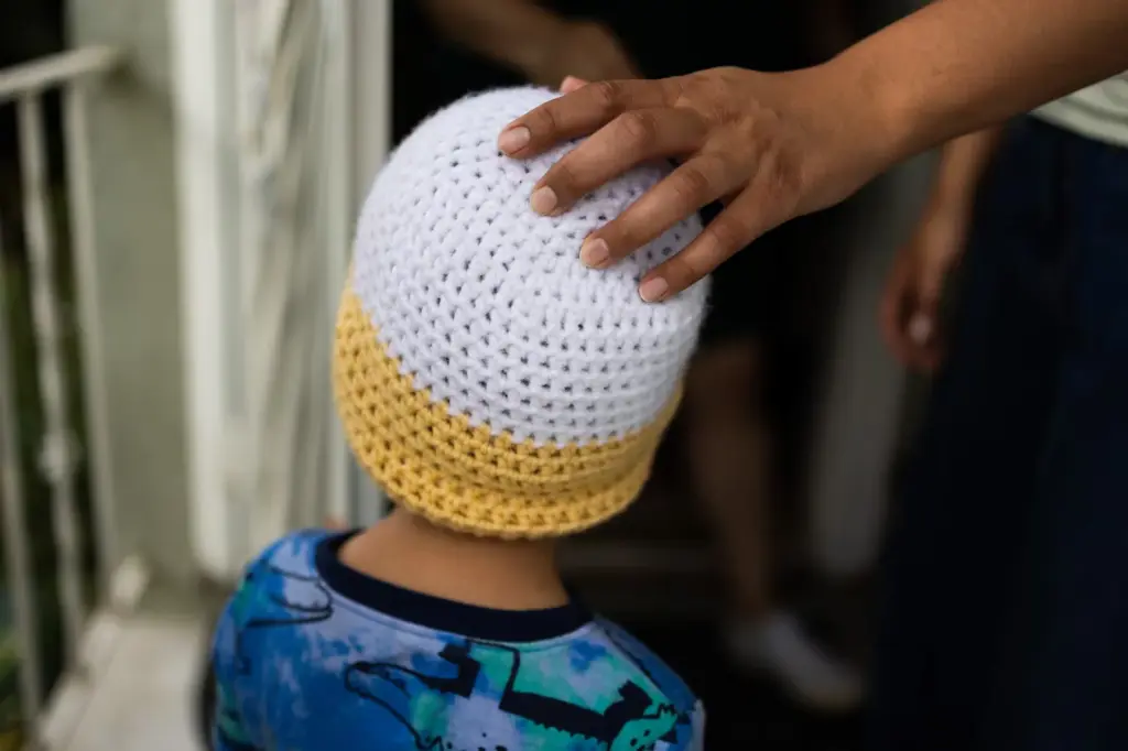 The broken world of a three-year-old child after the immigration detention of his dad