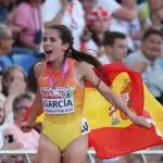 Marta García wins the silver medal in the 5,000 meters