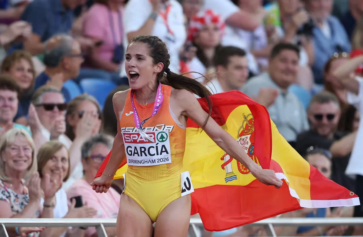 Marta García wins the silver medal in the 5,000 meters