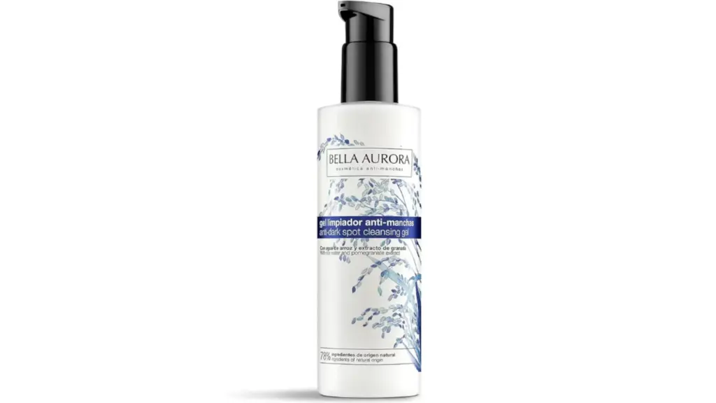 Este gel limpiador de Bella Aurora tiene acción exfoliante.