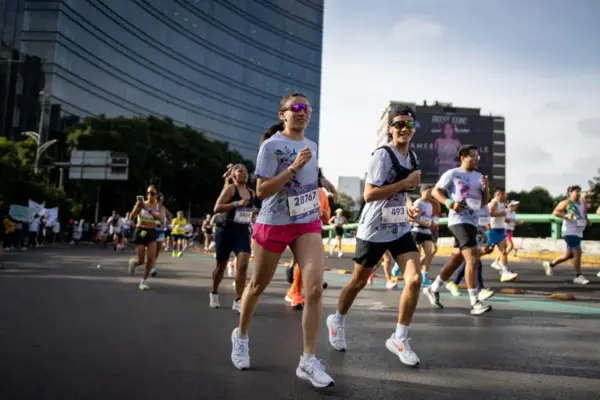 The Mexico City Marathon, between fashion and the risk of the crowd