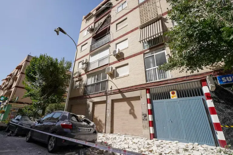 A new 4.8 magnitude earthquake shakes Granada and leaves three people with minor injuries
