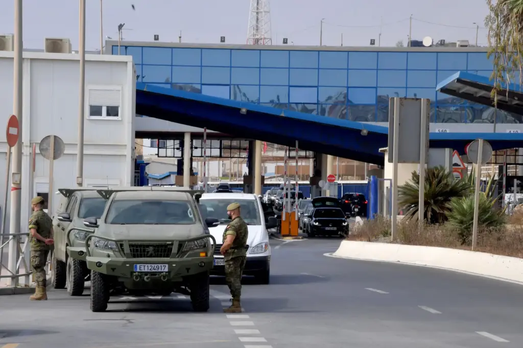 Dozens of civil guards and soldiers disembark in Ceuta ahead of 15-A: “The alert is there, but it is not a real threat”