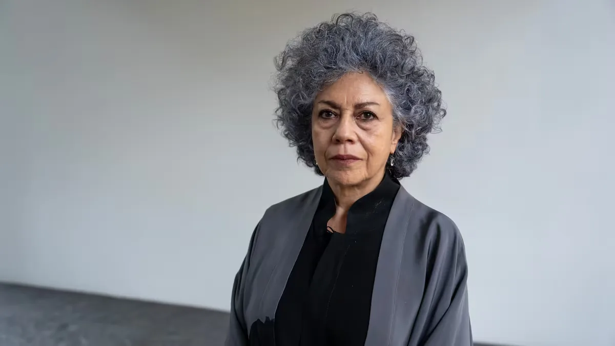 Doris Salcedo, the artist who melted down the FARC weapons: “Goya takes away the heroic character of war”