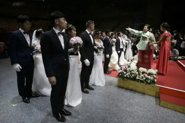 La Secta Moon afronta su hora más difícil tras la condena a prisión en Corea del Sur de su máxima dirigente