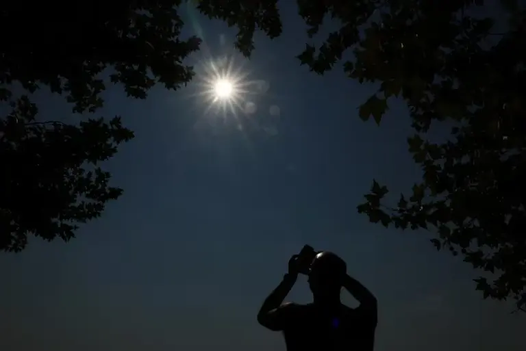 The eclipse conquers the heart of Spain