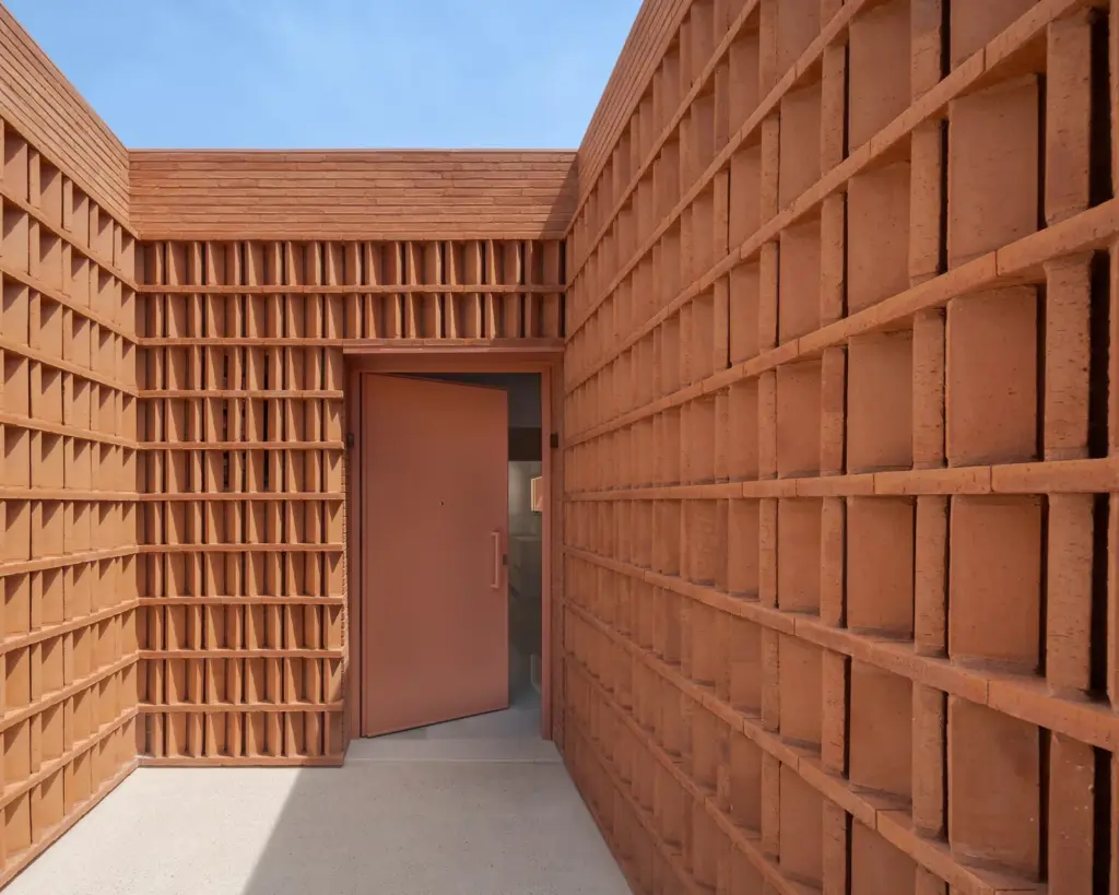 This is Casa Cantal: 15,000 bricks, cross ventilation, and a courtyard against the heat in Málaga