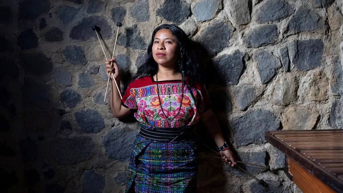 Sara Curruchich, Maya singer: “Singing in Kaqchikel is an exercise of liberation”