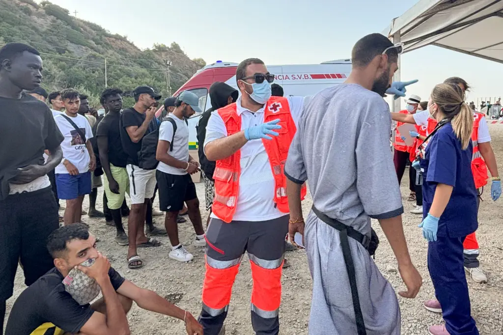 A key week begins for Ceuta’s health crisis, between noise and management