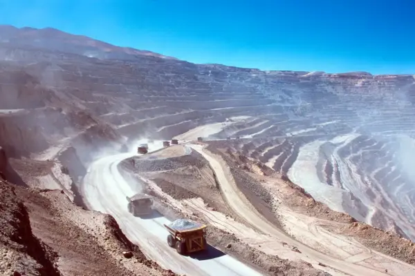 The Chilean economy rebounds after five months of decline and avoids technical recession