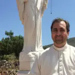 Rodolfo Londoño, the Catholic priest to whom De la Espriella entrusts his university policy