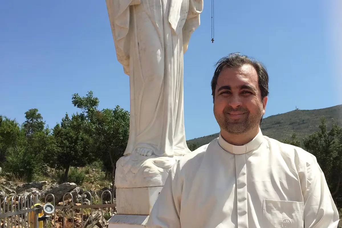 Rodolfo Londoño, the Catholic priest to whom De la Espriella entrusts his university policy