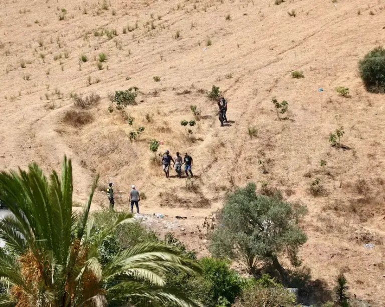Morocco thwarts the attempt of hundreds of sub-Saharan migrants to reach Ceuta