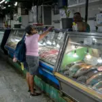 Two months after the earthquakes in Venezuela, La Guaira returns to work without tourism and amid the rubble