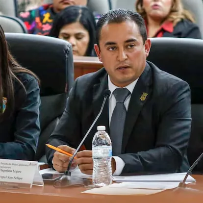 The list of Mexican politicians who have made their US visa revocation public