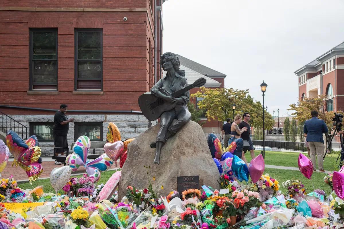 En territorio de Dolly Parton, la reina de las Smoky Mountains