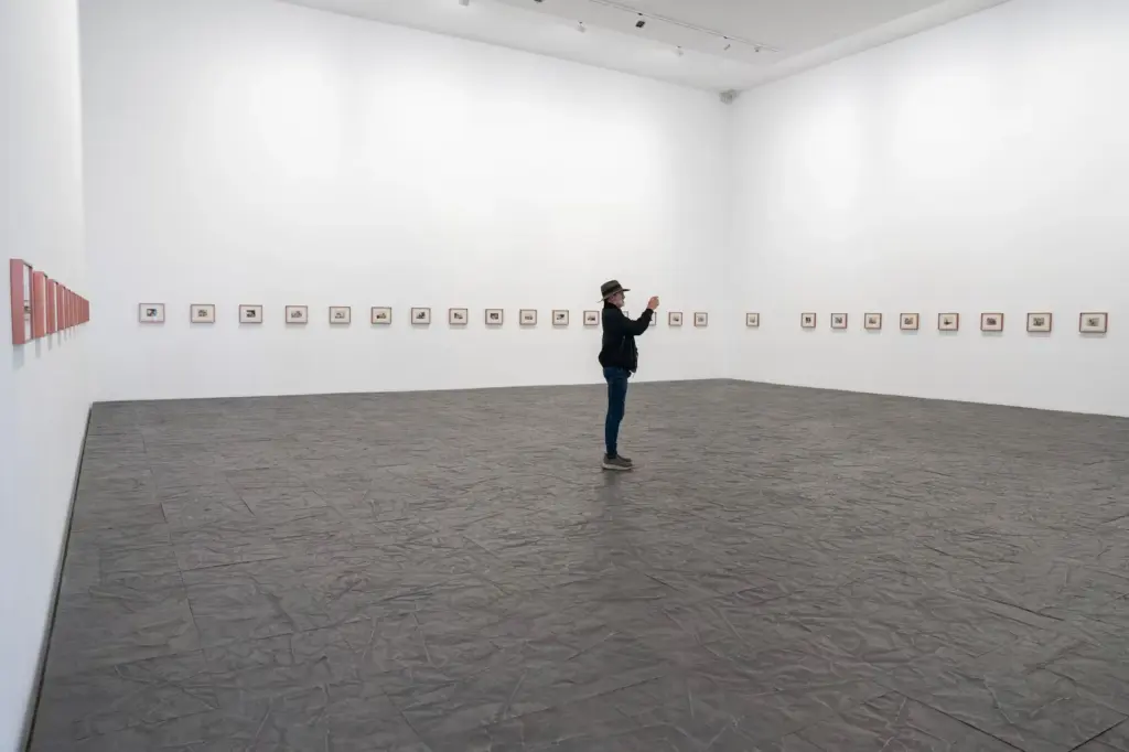 Doris Salcedo, the artist who melted down the FARC weapons: “Goya takes away the heroic character of war”