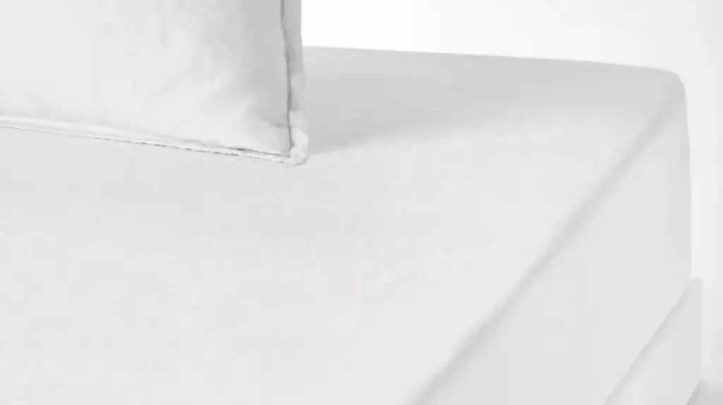 This is a linen sheet sold in more than twenty colors.