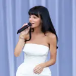 Lily Allen habla sobre su primera vez sobria en una gira mundial: “No extraño las jodidas resacas ni apestar a alcohol”